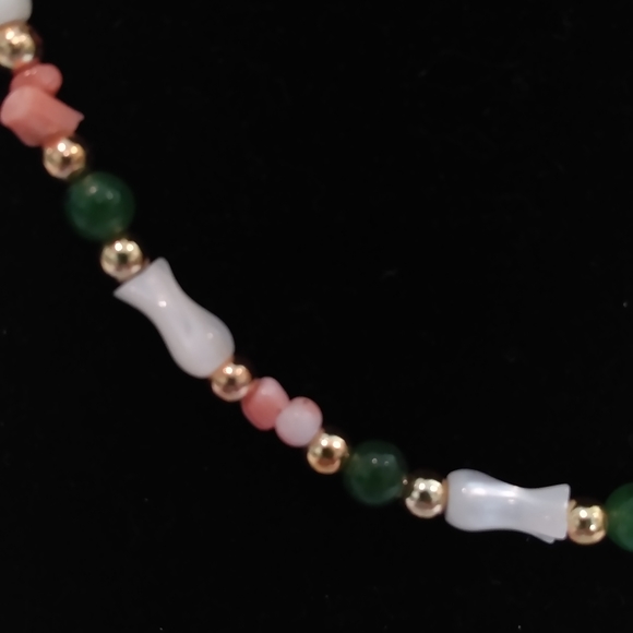 Faux Pearl Necklace - Picture 3 of 6